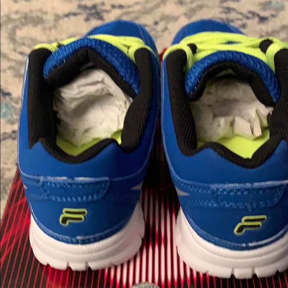 Fila Escaloght kids sizes available - Picture 5 of 11